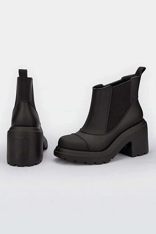 Melissa Courtney Heeled Chunky Boot in Black - Image 3