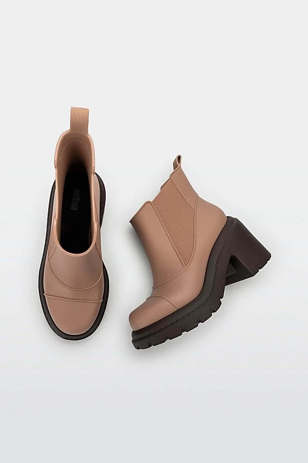 Melissa Courtney Heeled Chunky Boot in Black - Image 5