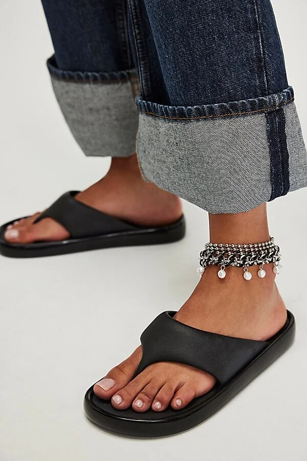 Melissa Float Jelly Thong Sandal in Black