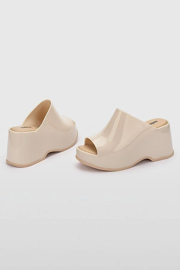 Melissa Patty Jelly Platform Mule in Black/Beige - Image 7