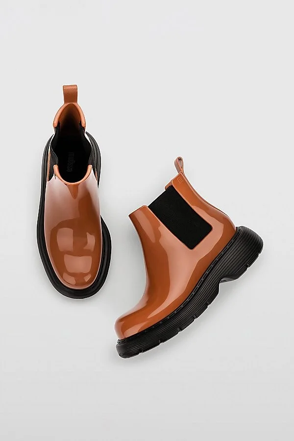 Melissa Step Jelly Chelsea Boot in Brown/Blk - Image 2