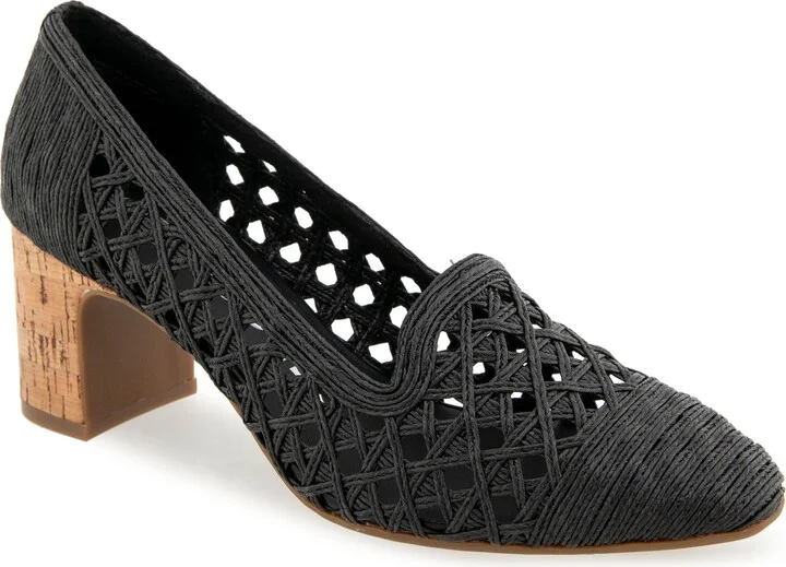 Melo Embroidered Pump