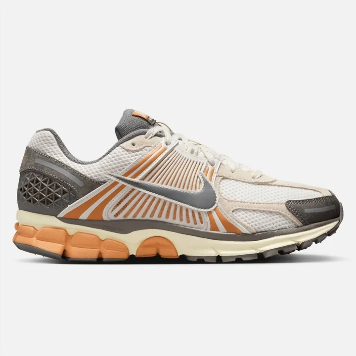 Men Zoom Vomero 5 Shoes In Phantom/flat Pewter - Copper Moon