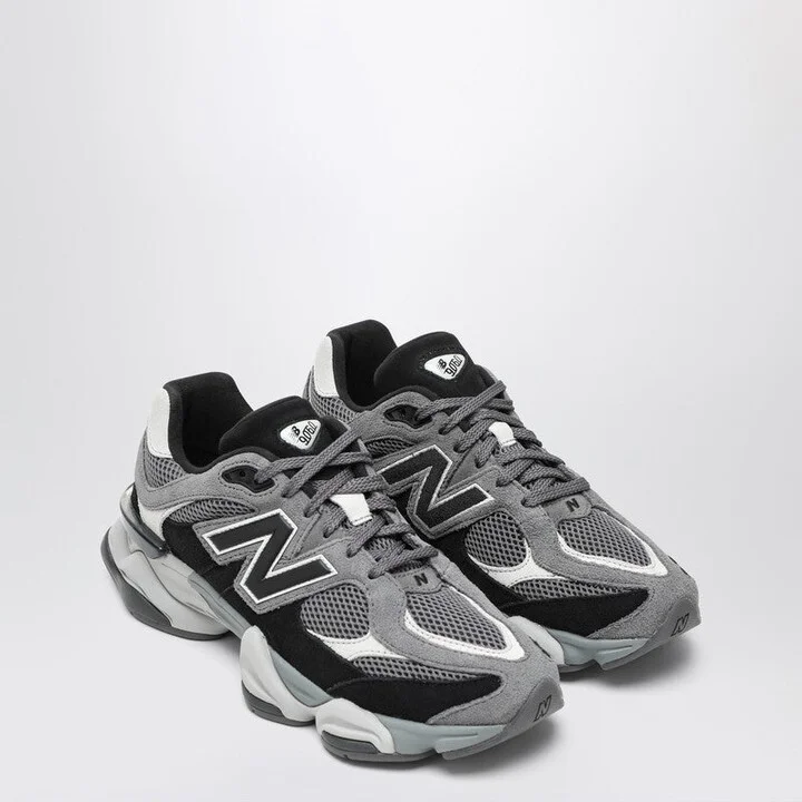 Men's / 9060 Sneakers
