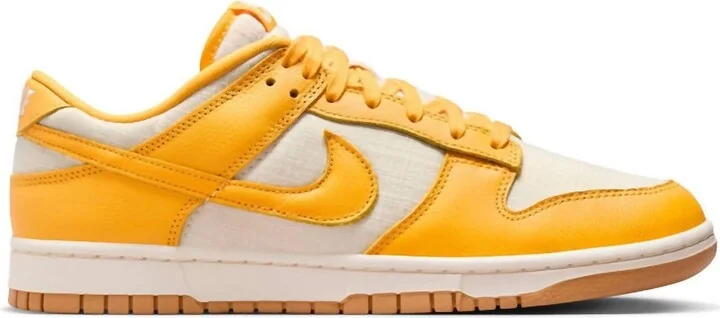 Men's Dunk Low Retro Premium Sneaker In University Gold/coconut Milk/gum Light Brown
