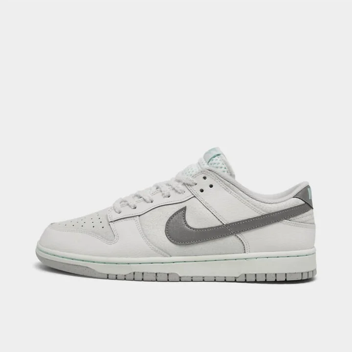 Men's Dunk Low Retro Se Shoes In Glacier Ice/metallic Silver/summit White