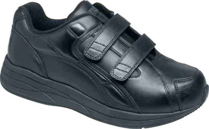 Men's Force V Athletic Shoe In Black