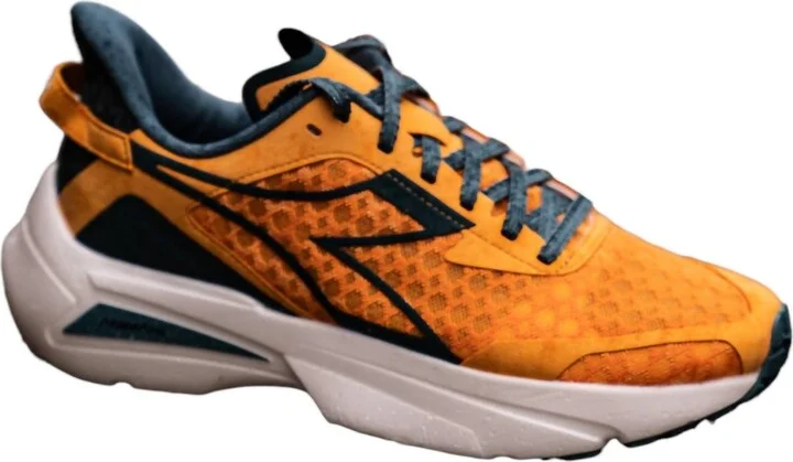 Men's Frequenza Running Shoes In Kumquat/meditterranea