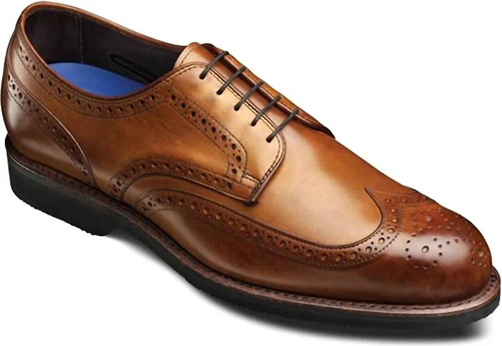 Men's Lga Wingtip Oxford Shoes In Walnut