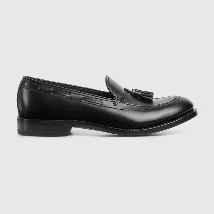 Men's loafer with tassel detail