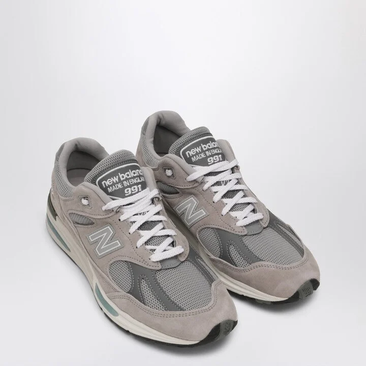 Men's Made In Uk 991V2 Sneakers In