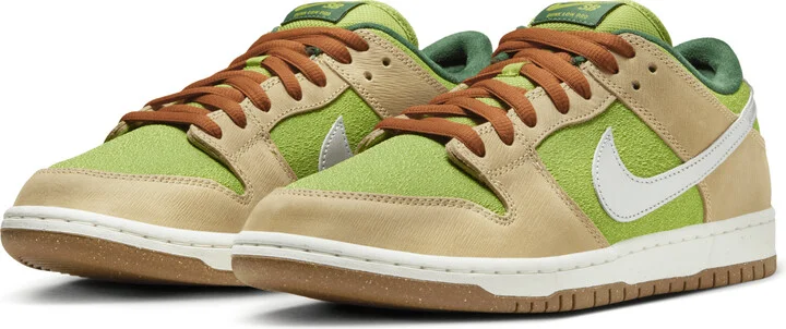 Men's Nike SB Dunk Low Pro Skate Shoes in Brown | FQ7585-200 - Image 5