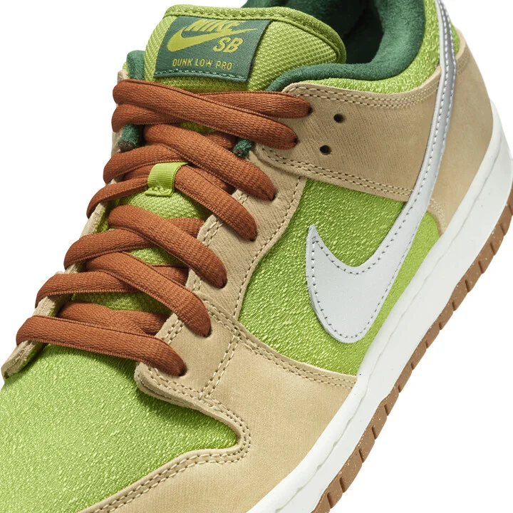 Men's Nike SB Dunk Low Pro Skate Shoes in Brown | FQ7585-200 - Image 7
