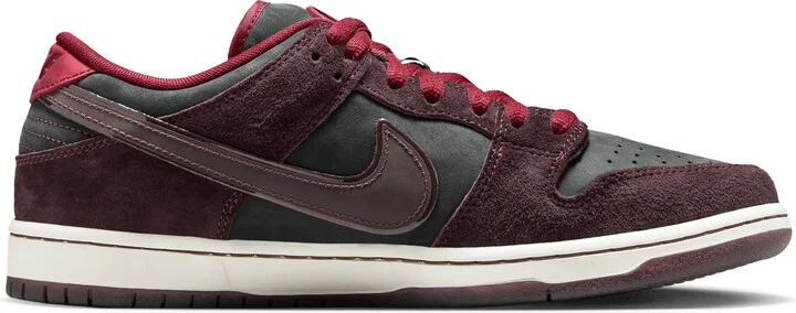 Men's Nike SB Dunk Low Pro Skate Shoes in Brown | FZ1289-200 - Image 3