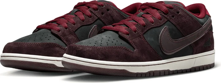 Men's Nike SB Dunk Low Pro Skate Shoes in Brown | FZ1289-200 - Image 5