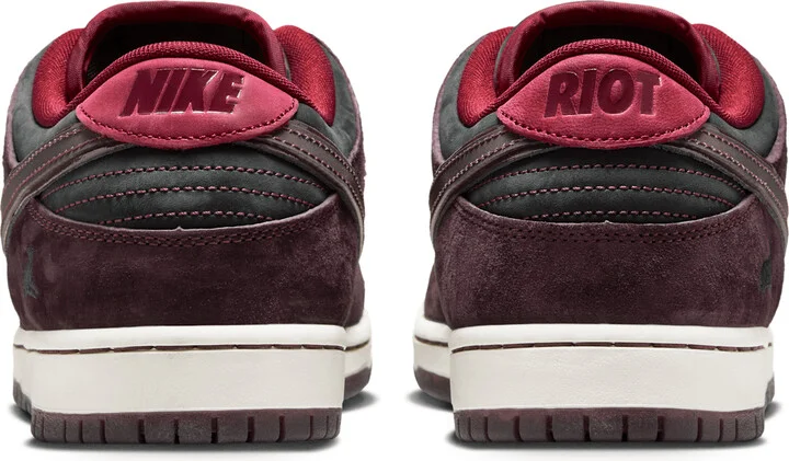 Men's Nike SB Dunk Low Pro Skate Shoes in Brown | FZ1289-200 - Image 6