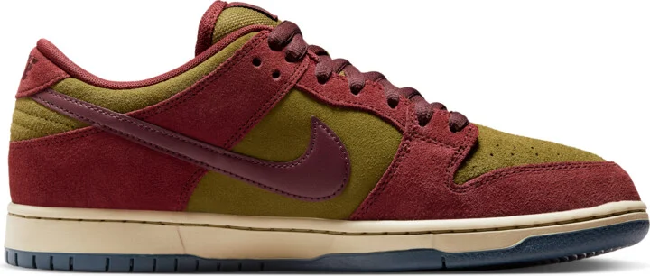 Men's Nike SB Dunk Low Pro Skate Shoes in Red | HQ1625-600 - Image 3