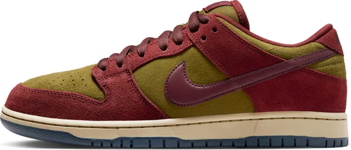 Men's Nike SB Dunk Low Pro Skate Shoes in Red | HQ1625-600