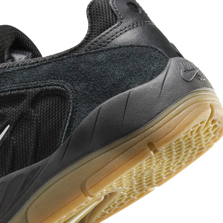 Men's Nike SB Vertebrae Shoes in Black | FD4691-001 - Image 8