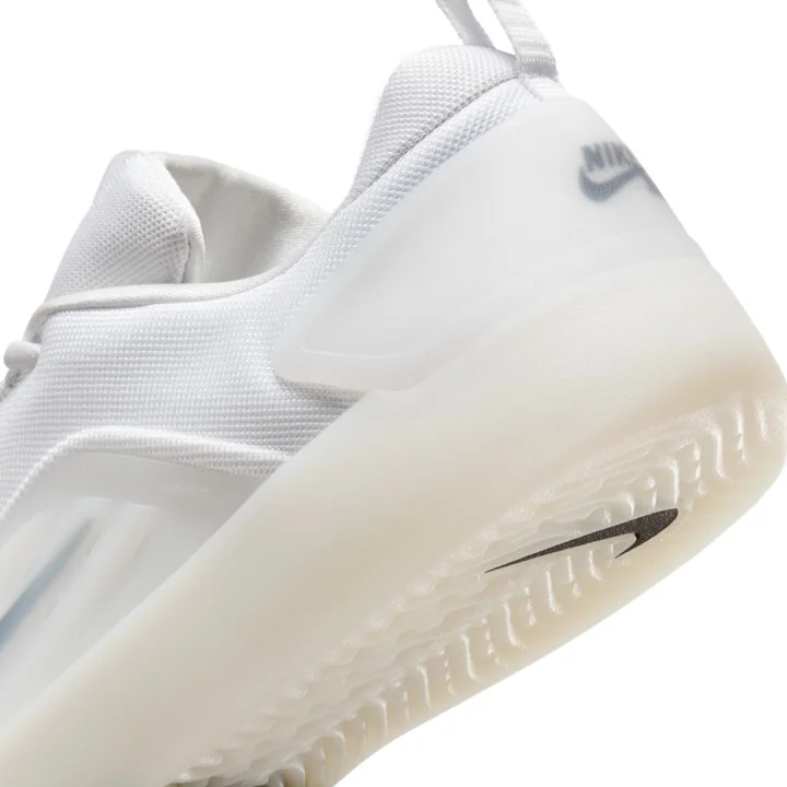 Men's Nike SB Zoom Nyjah 4 Skate Shoes in White | FQ1273-100 - Image 8