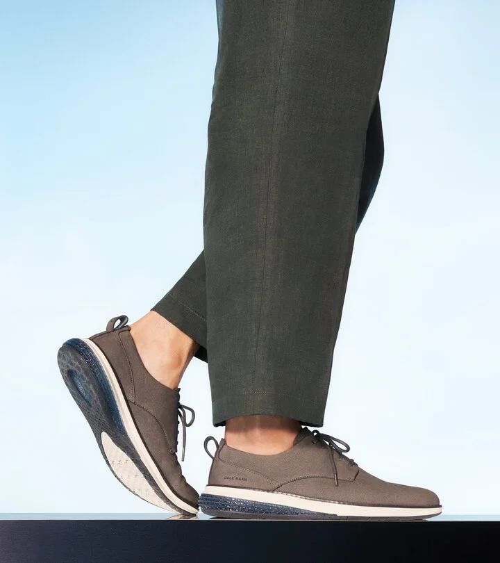 Men's ØriginalGrand Energyweave Perforated Plain Toe Oxfords - Image 2