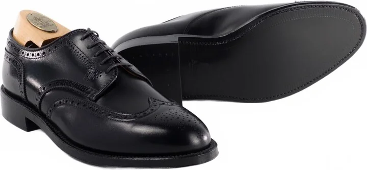 Men's Short Wing Blucher Shoe In Black Calfskin