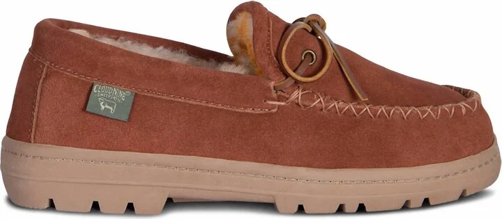 Men's Trekker Sheepskin Moccasins In Chestnut