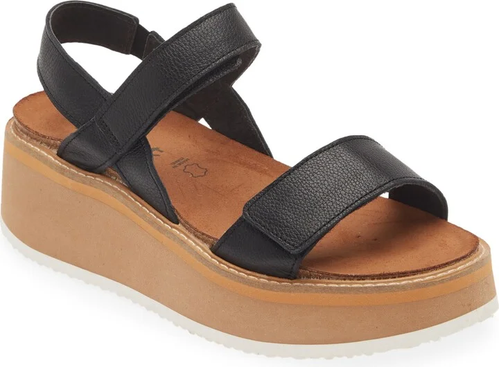 Meringue Wedge Sandal