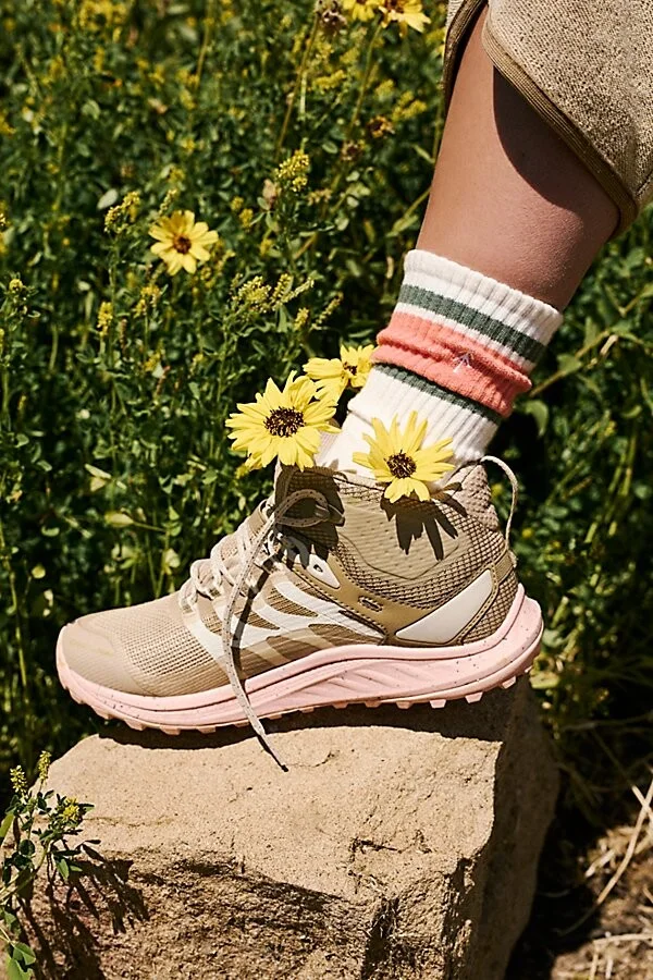 Khaki/peach