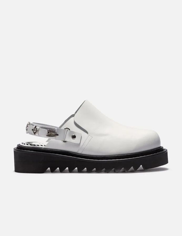 White > 白色 > 화이트 > ホワイト