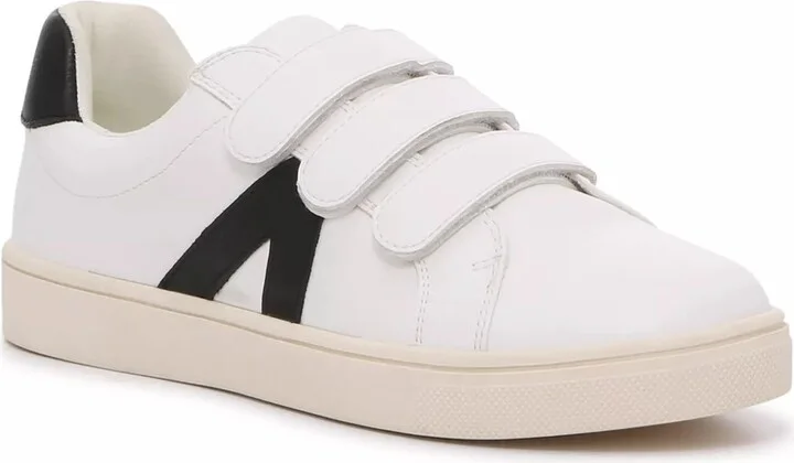 Mia Izzie Sneaker