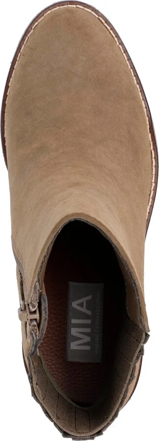 Mia Women's Harlow Lug-Sole Block-Heel Chelsea Booties - Image 8