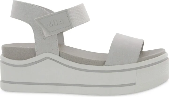 Mia Women's Odelia Round Toe Sandal - Image 11