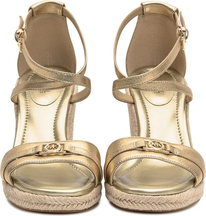 Michael Kors Mandy Wedge Sandalwood - Image 2