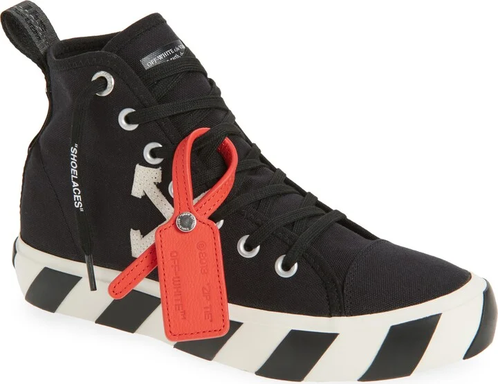 WHITE AND CANVAS BLACK