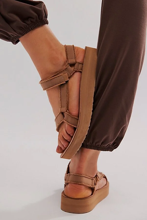 Midform Universal Canvas Sandals - Image 3
