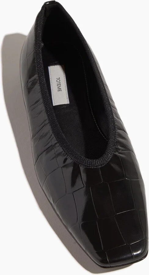 Minimalist Croco-Embossed Ballerina Flat in Black - Image 4