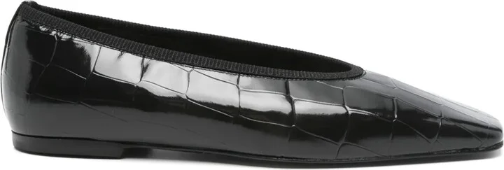 Minimalist croco-embossed ballerinas