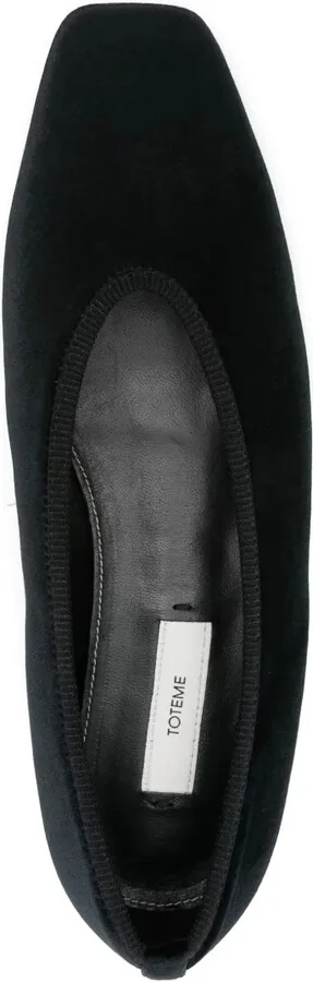 Minimalist velvet ballerina shoes - Image 4