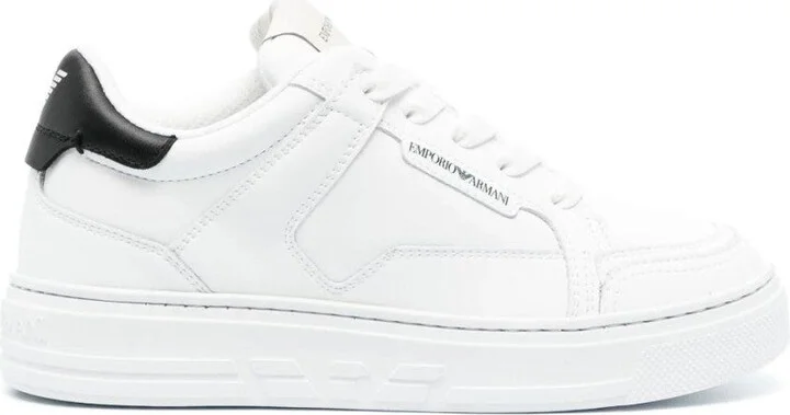 Minimalist White Trainers With Contrasting Heel Tab