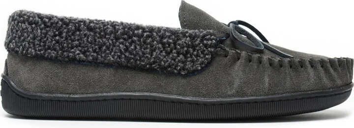 Minnetonka Men's Allen Berber Lined Suede Slippers - Image 4