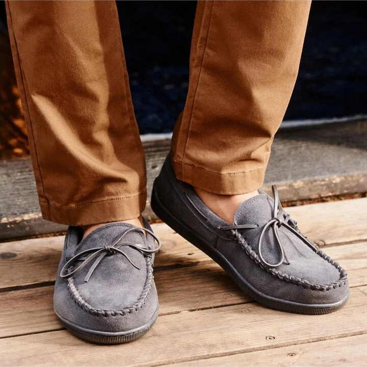 Minnetonka Men's Pile Lined Hardsole Wide Width Slipper - Image 6