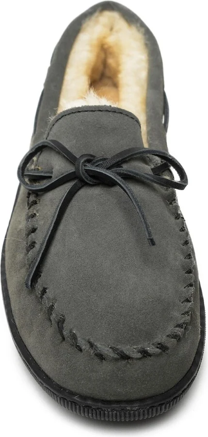 Minnetonka Men's Sheepskin Hardsole Moccasin Slippers - Image 4