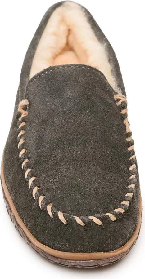 Minnetonka Men's Suede Sheepskin Tobie Slippers - Image 9