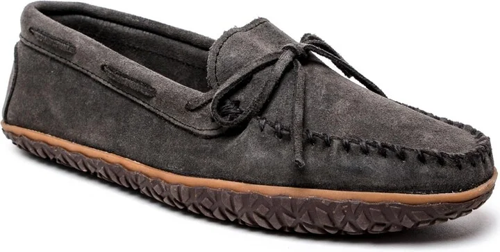 Minnetonka Men's Tie Tread Loafers