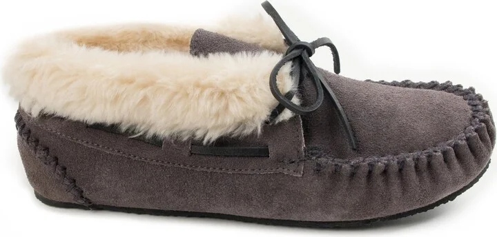 Minnetonka Women's Chrissy Suede Slipper Booties - Image 6