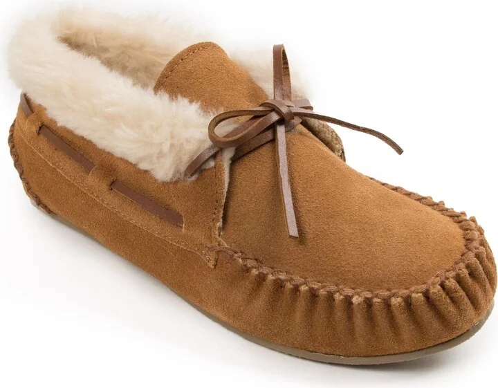 Minnetonka Women's Chrissy Suede Slipper Booties