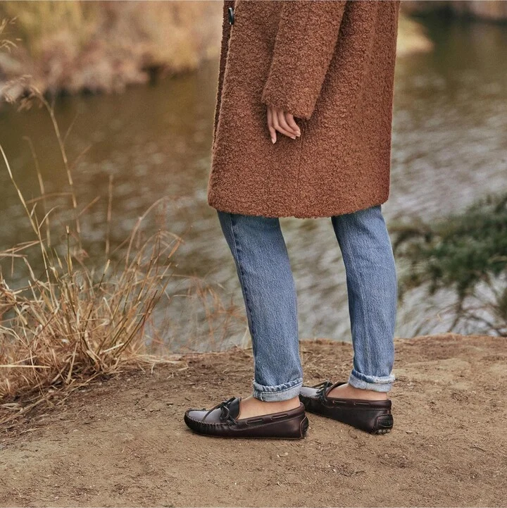 Minnetonka Women's Classic Driver Moccasin Flats - Image 4