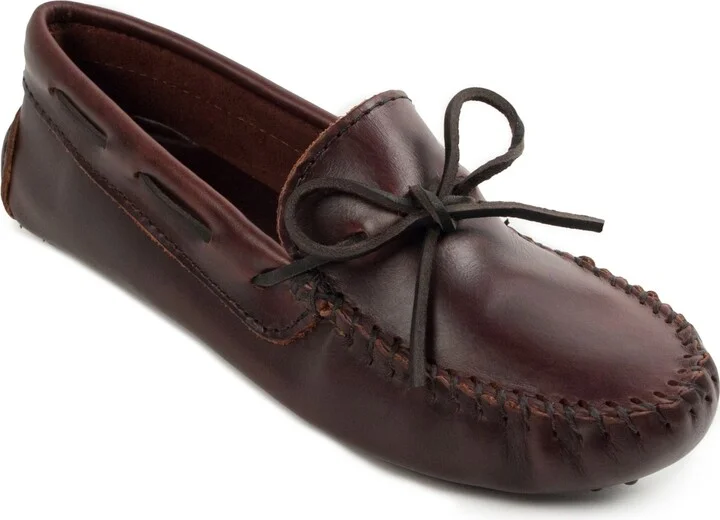Minnetonka Women's Classic Driver Moccasin Flats