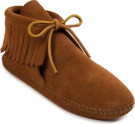 Minnetonka Women's Classic Fringe Soft Sole Moccasin Boots 482, Brown -